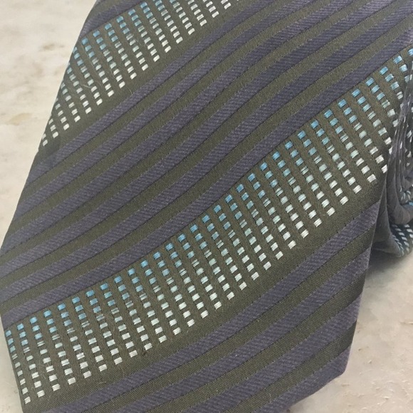 KENNETH COLE REACTION SILK TIE - Picture 9 of 11